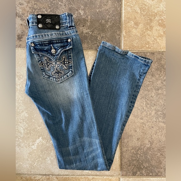 Miss Me Jeans with rhinestones size 28 boot cut inseam 34 - Picture 8 of 9